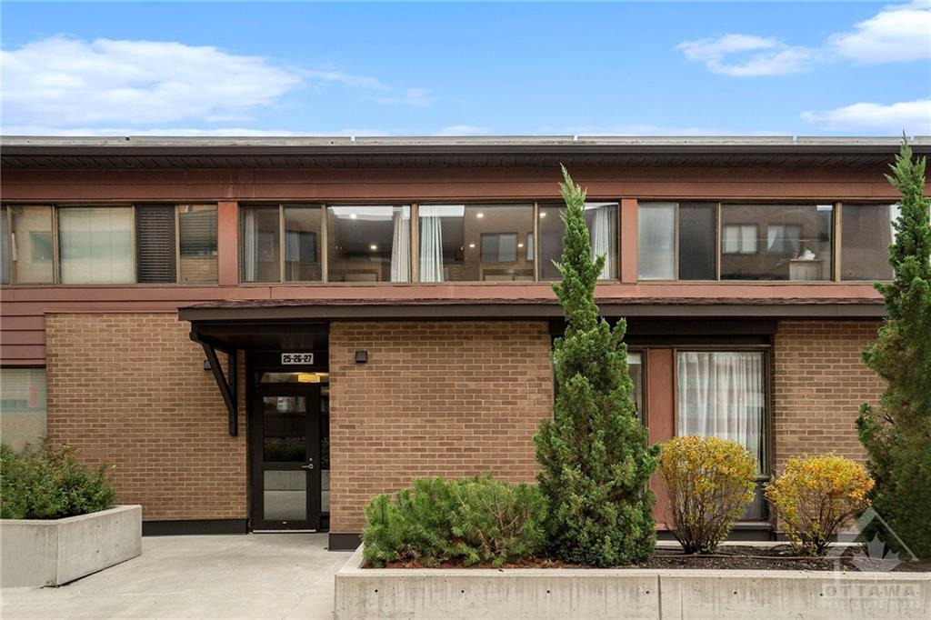 525 ST LAURENT Boulevard, #27