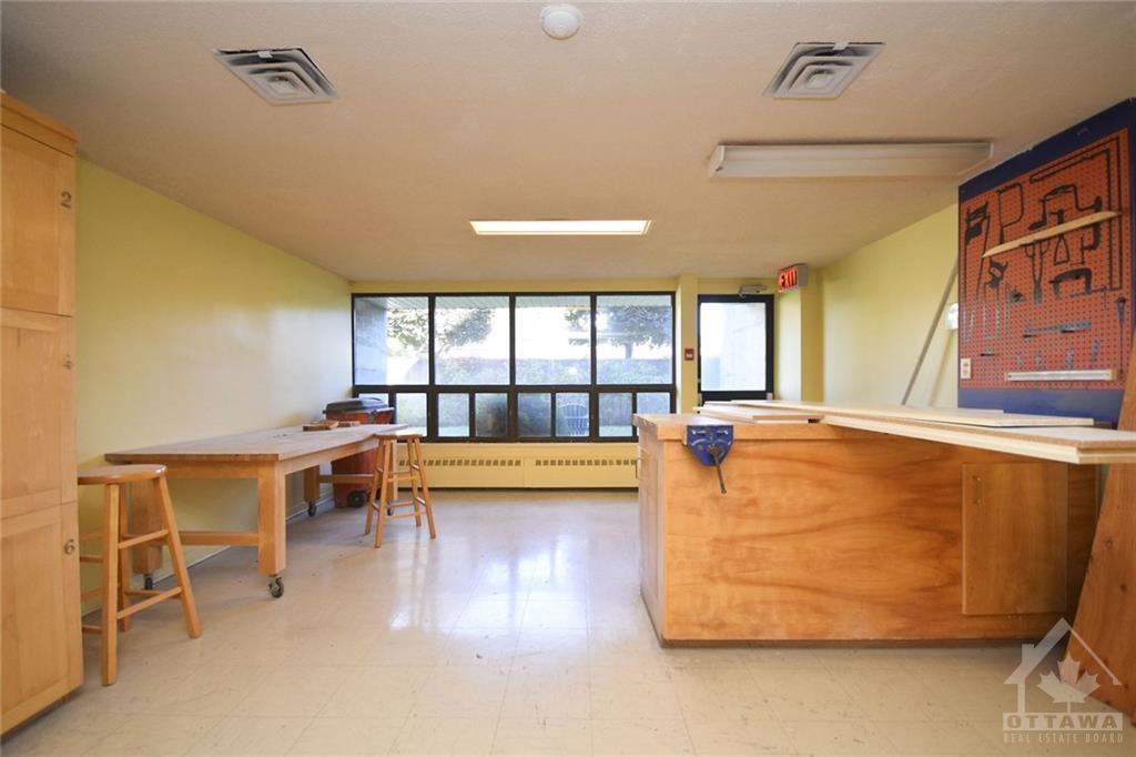 525 ST LAURENT Boulevard, #27