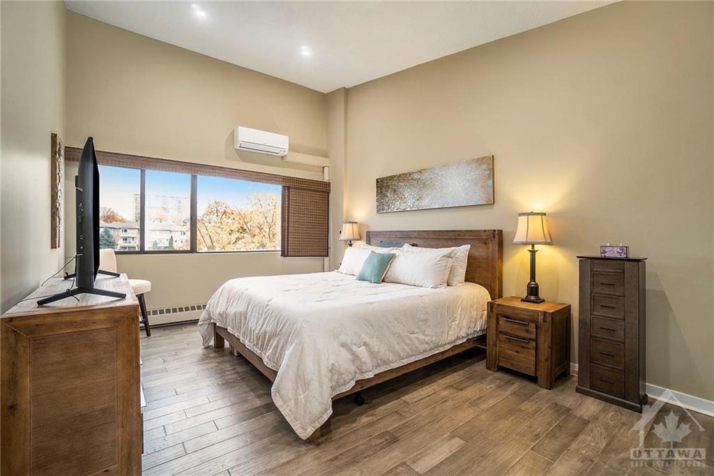 525 ST LAURENT Boulevard, #27