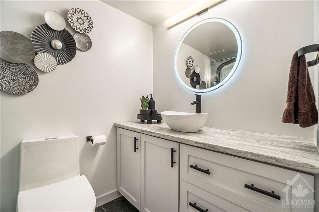 525 ST LAURENT Boulevard, #27