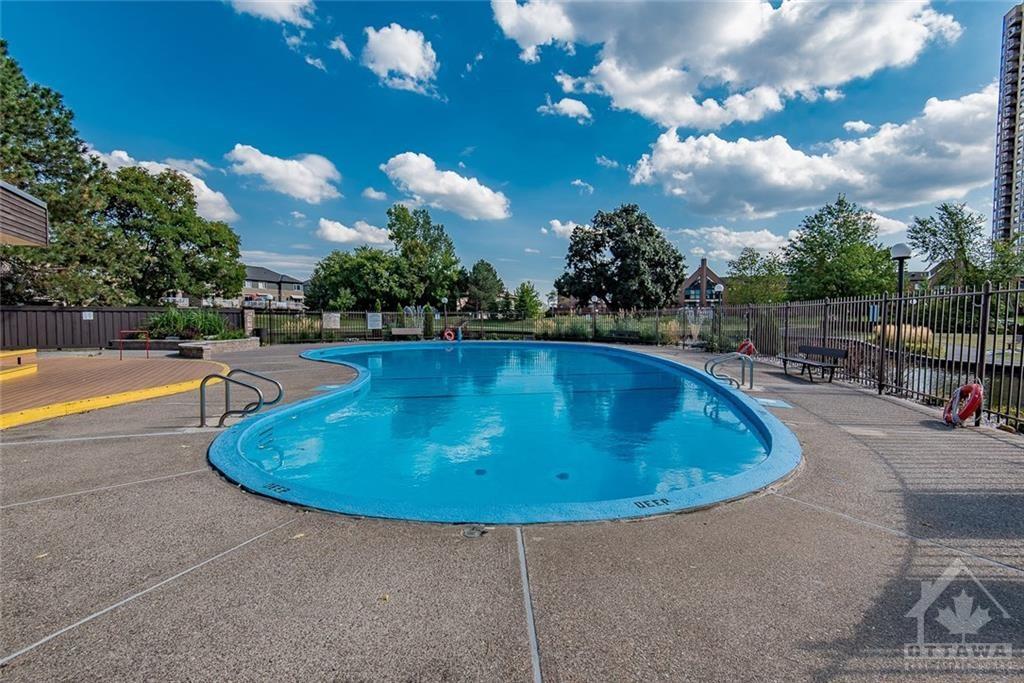 525 ST LAURENT Boulevard, #27