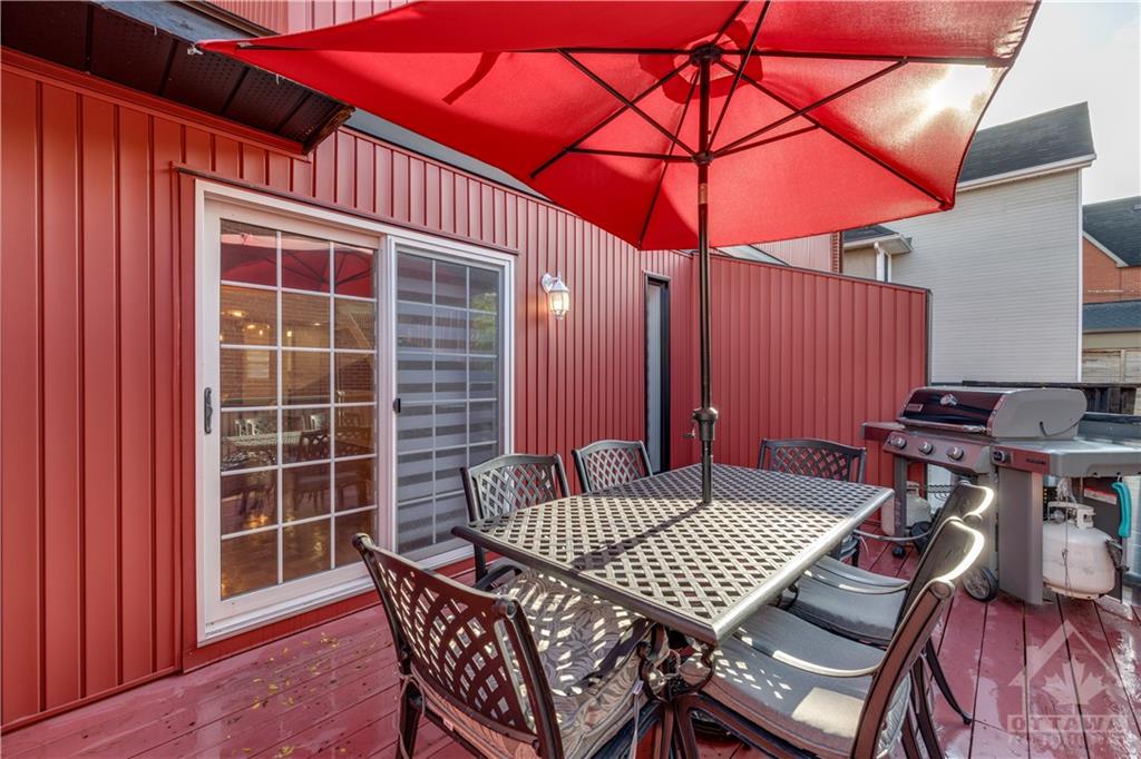 212 RUSSELL Avenue