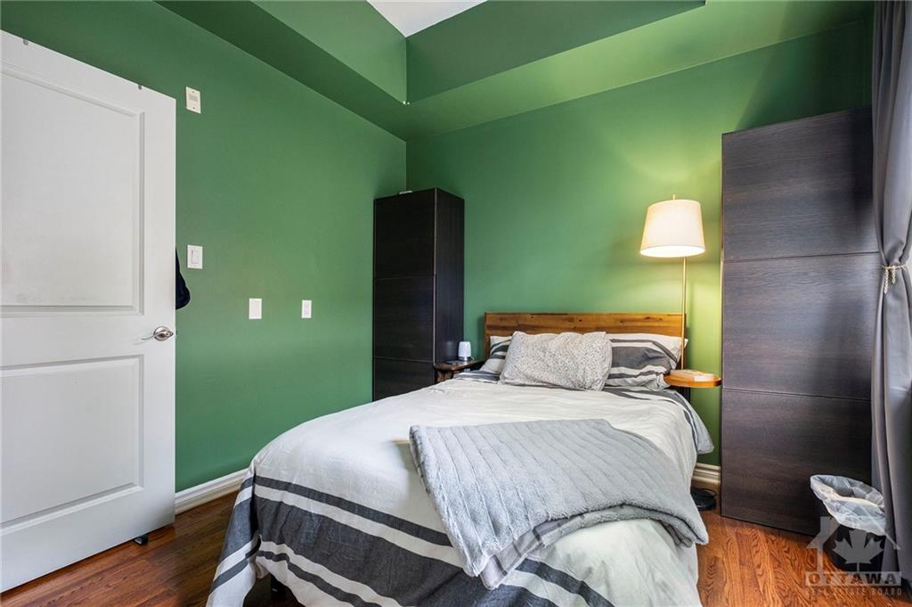 682 CHURCHILL Avenue N, #101