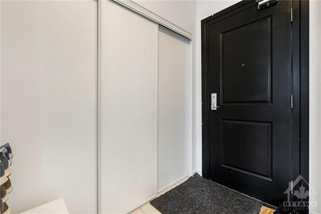 682 CHURCHILL Avenue N, #101