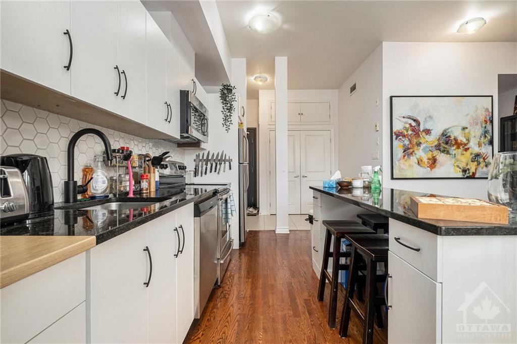 682 CHURCHILL Avenue N, #101