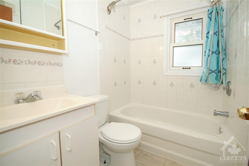 1309 CHRISTINE Avenue