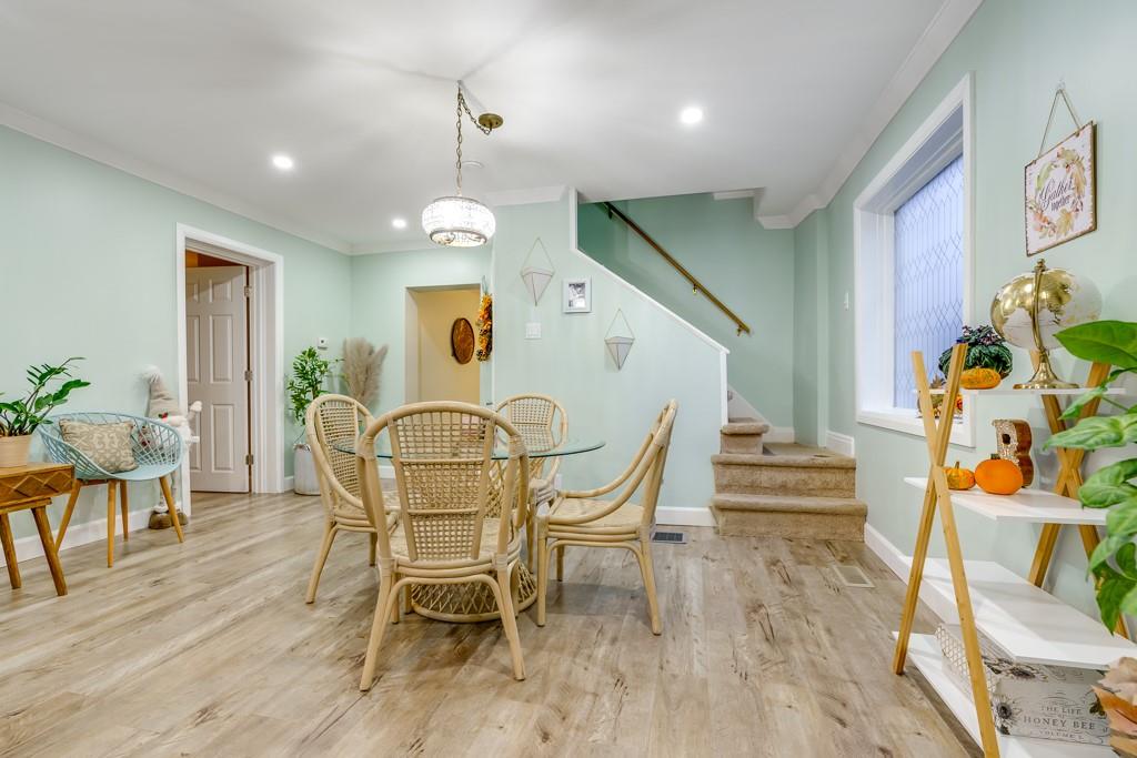 43 SEVENTH Street E