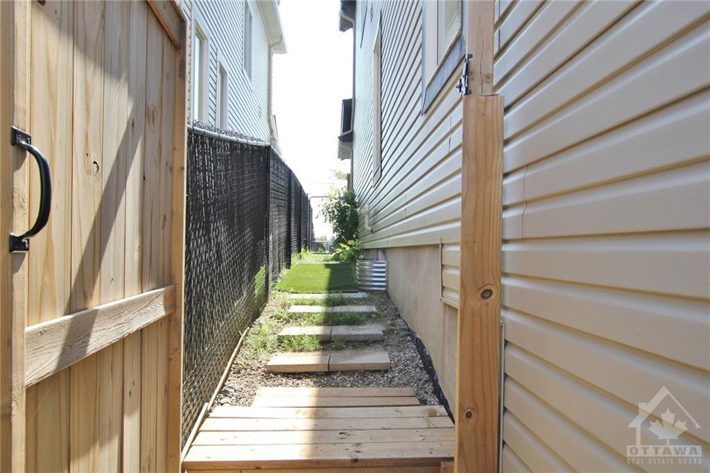 945 SHIMMERTON Circle