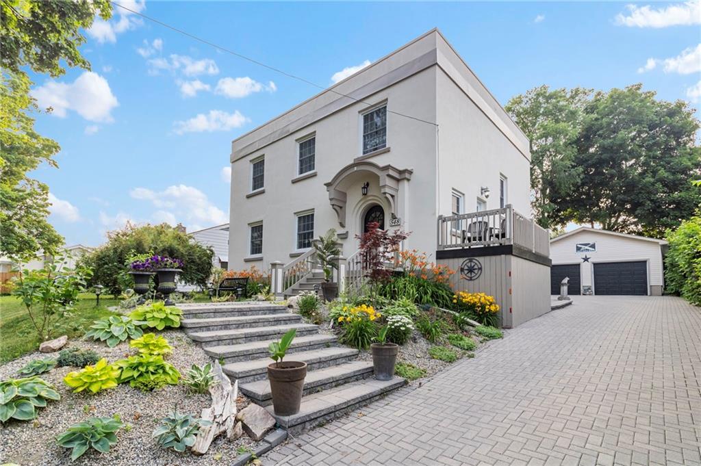 548 DIBBLE Street W