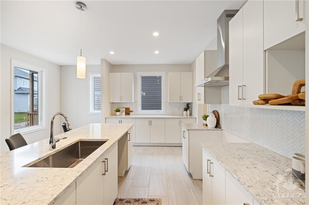 764 PETANQUE Crescent