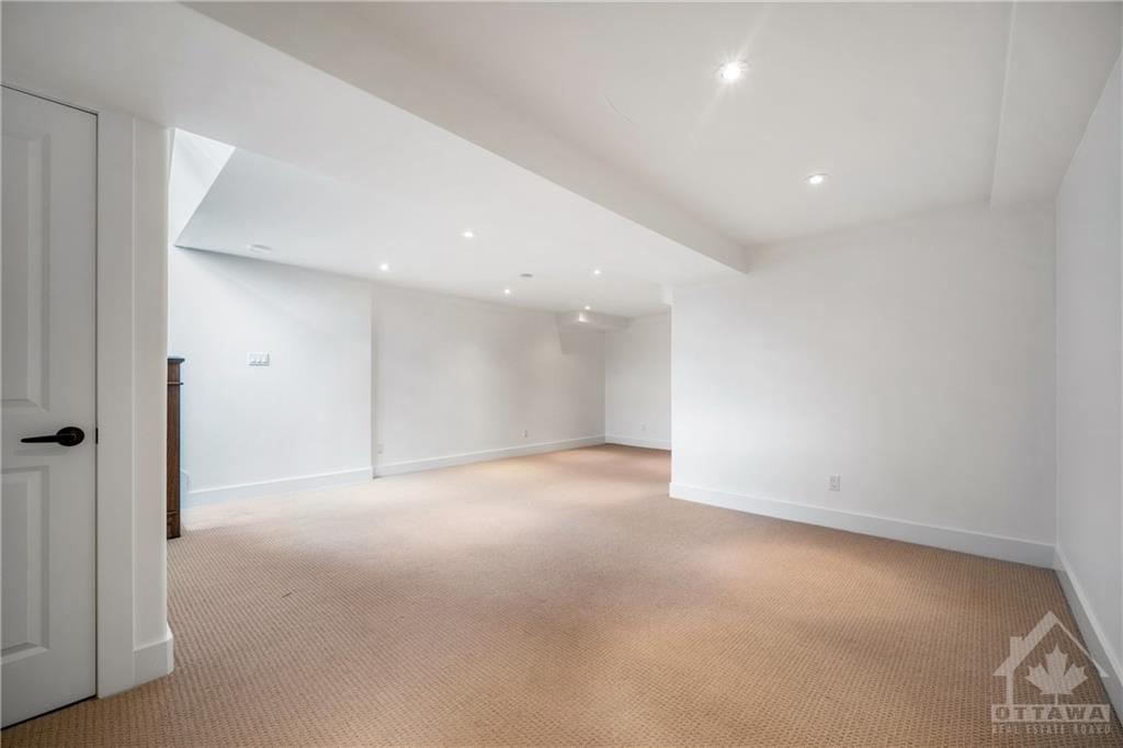 100 WOODHURST Crescent