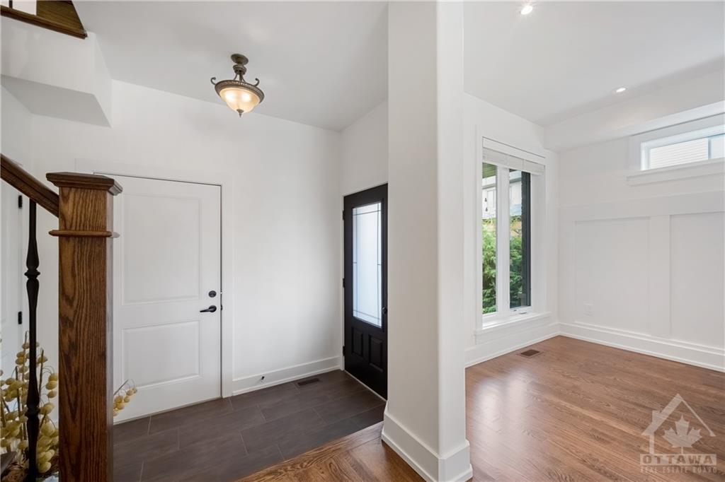 100 WOODHURST Crescent