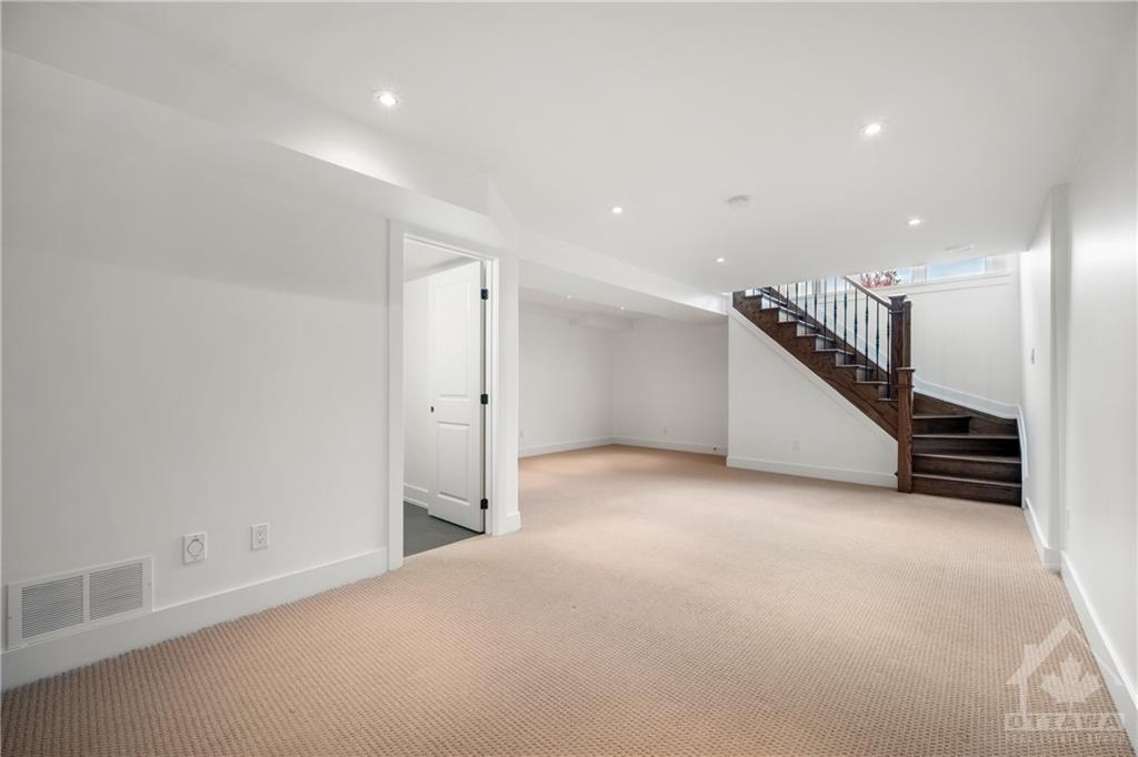 100 WOODHURST Crescent