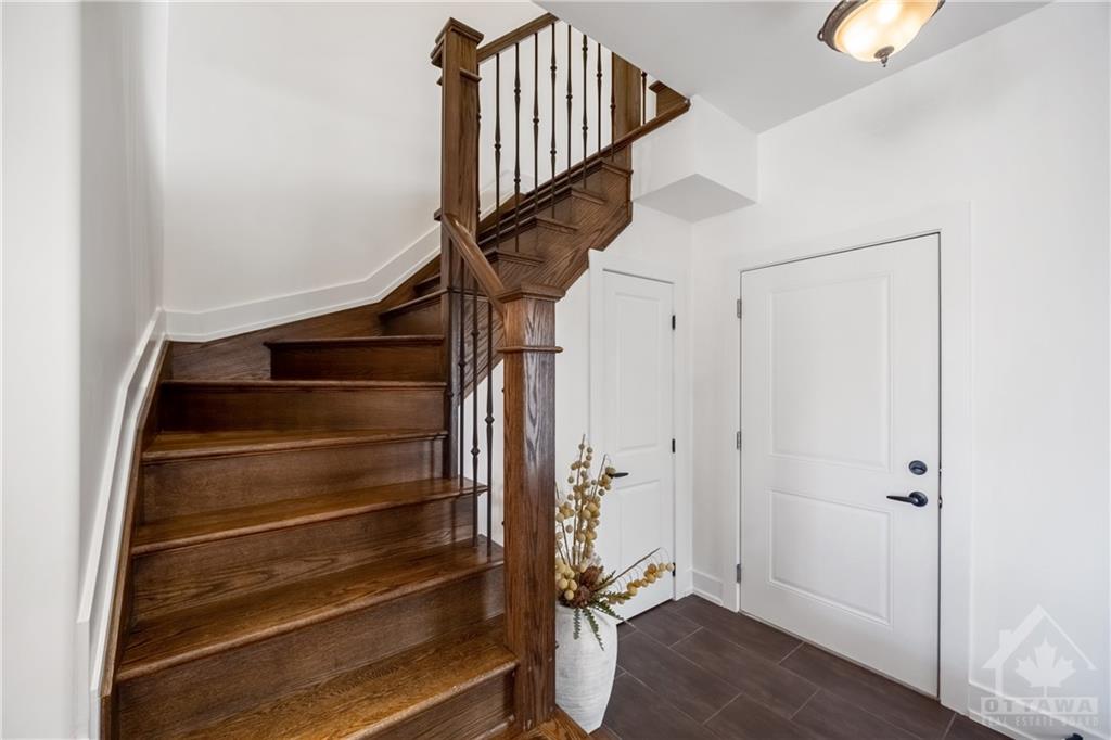 100 WOODHURST Crescent