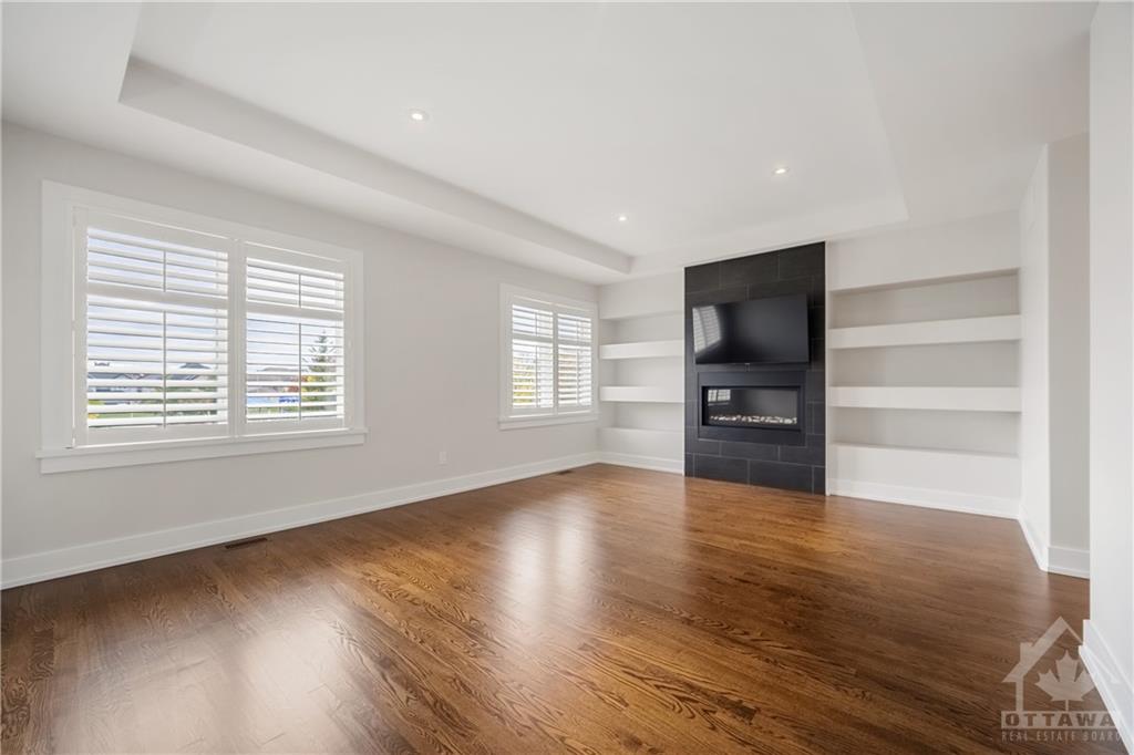 100 WOODHURST Crescent
