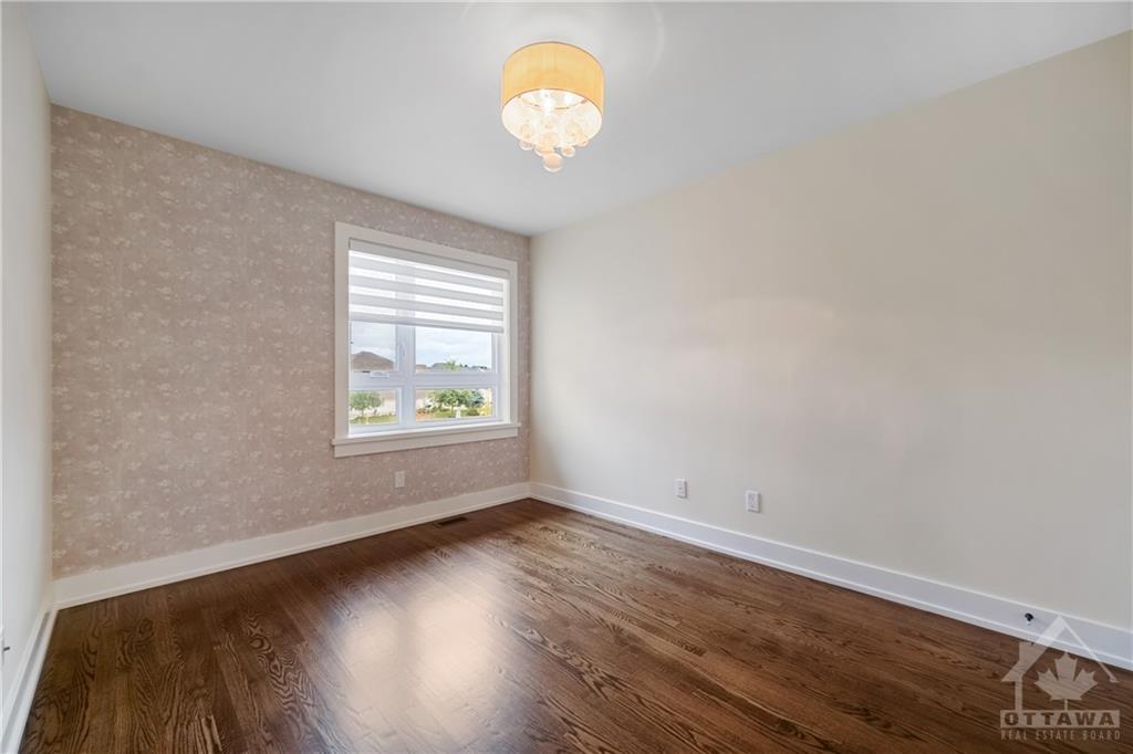 100 WOODHURST Crescent