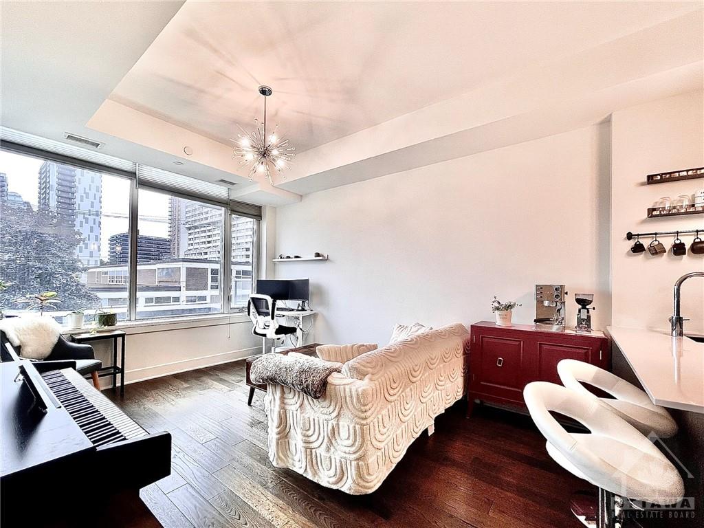 255 BAY Street, #317