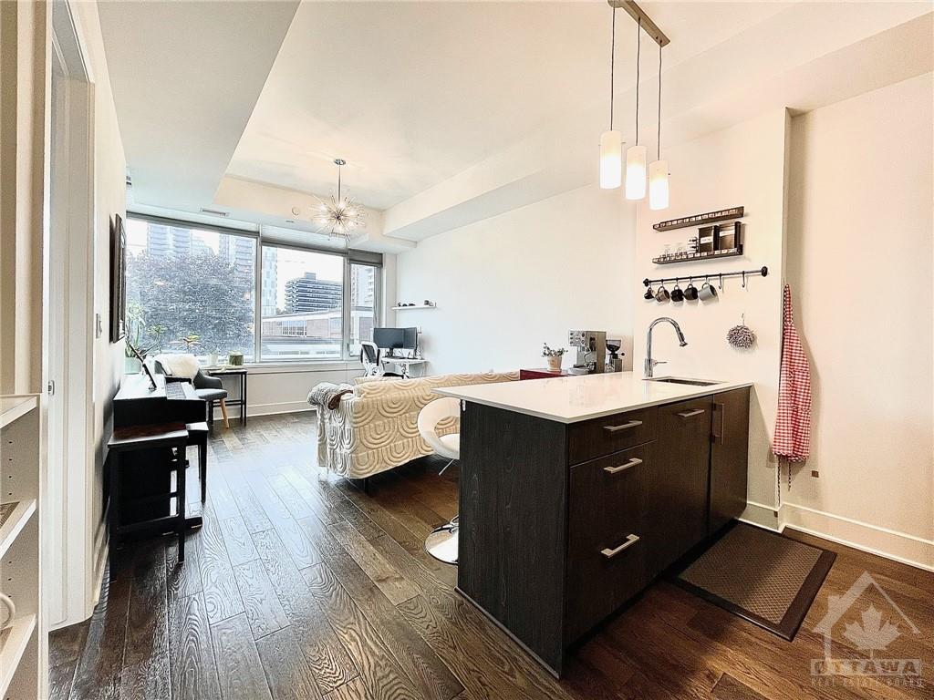255 BAY Street, #317