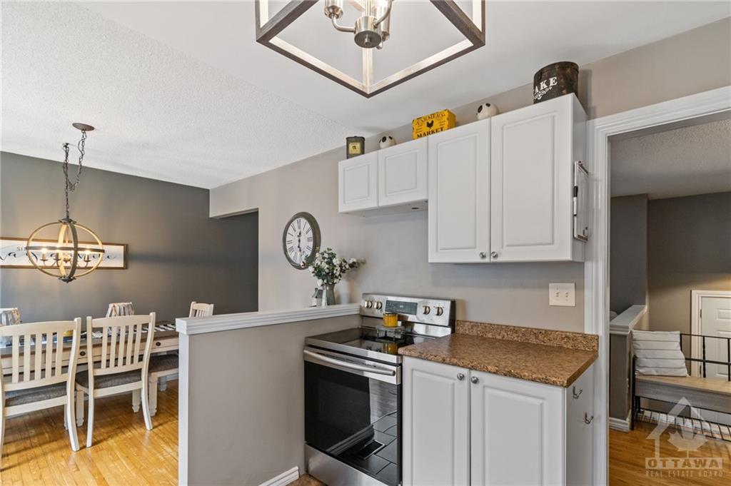 1335 BORDEN Crescent