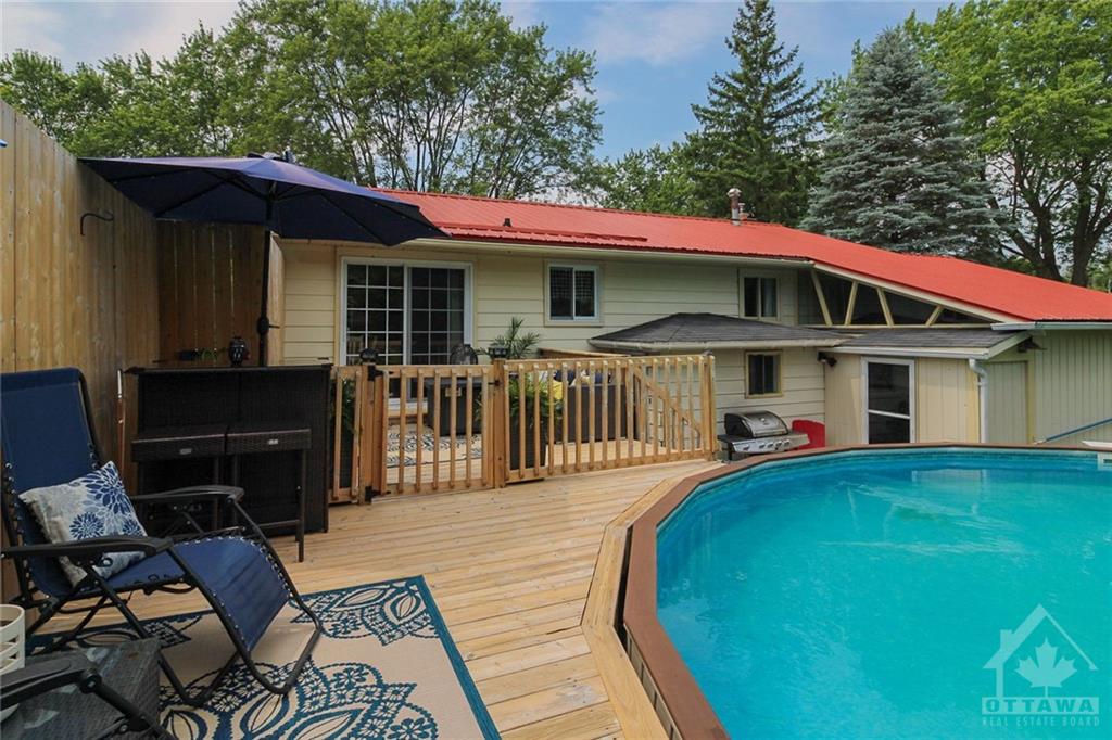 1335 BORDEN Crescent