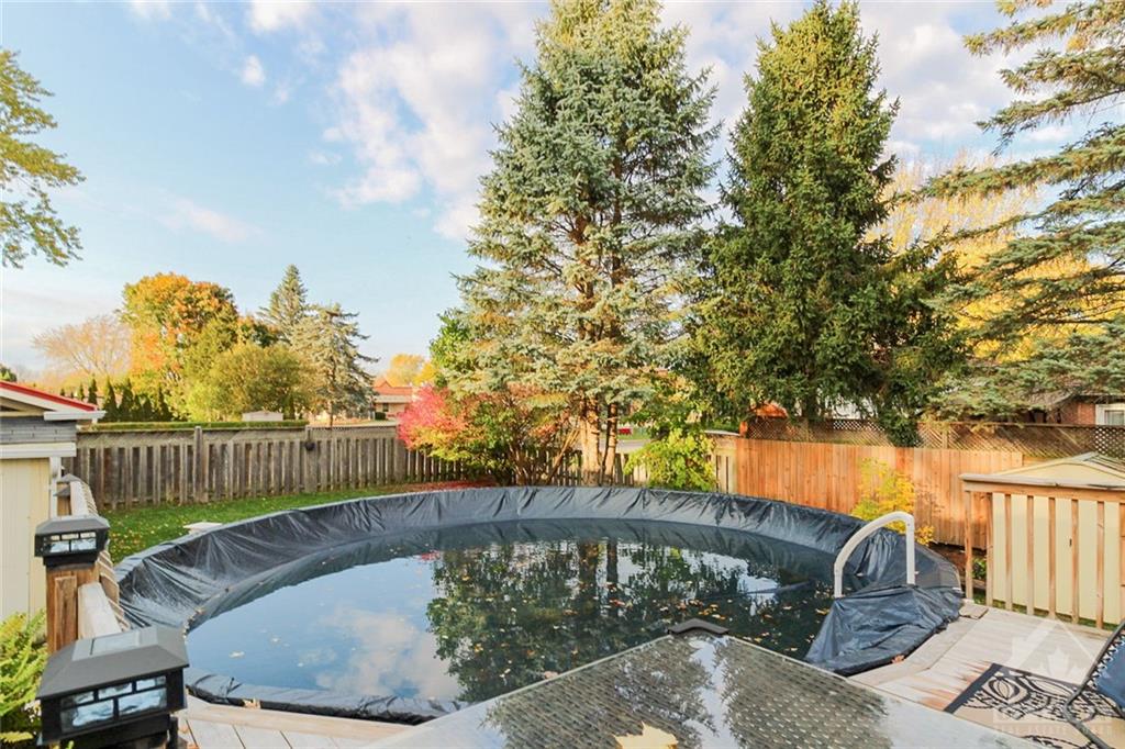 1335 BORDEN Crescent
