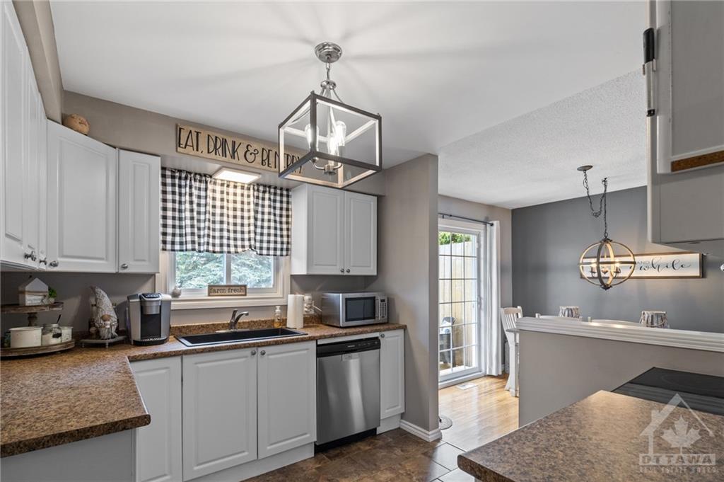 1335 BORDEN Crescent