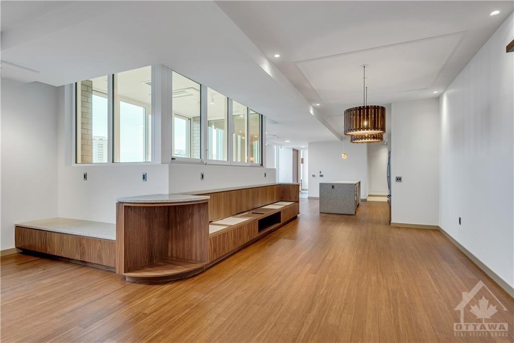 135 BARRETTE Street, #PH4