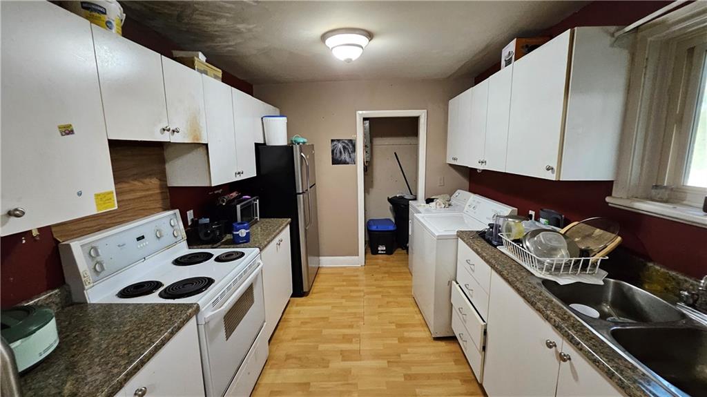 26-26A DUNBAR Avenue