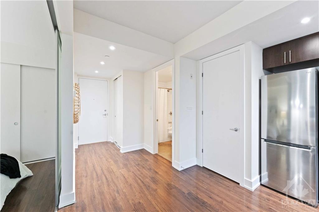 100 CHAMPAGNE Avenue S, #511
