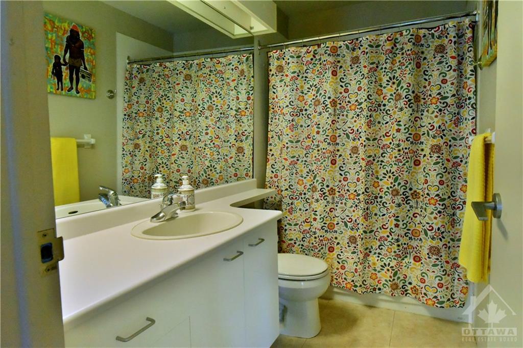 144 CLARENCE Street, #2A