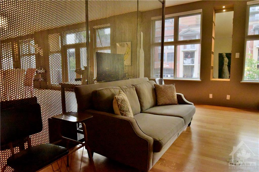 144 CLARENCE Street, #2A