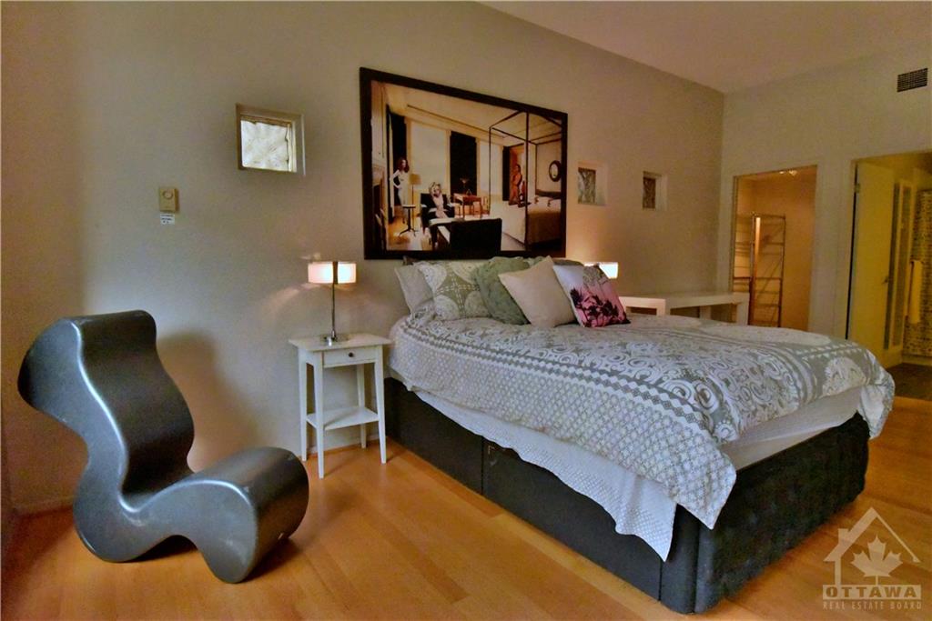 144 CLARENCE Street, #2A