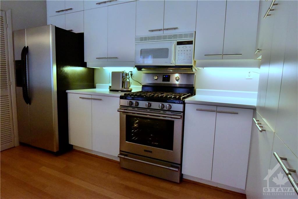 144 CLARENCE Street, #2A