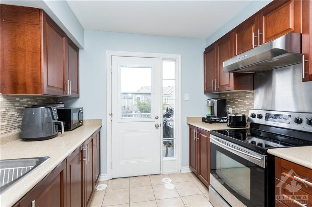 110 SUNSHINE Crescent