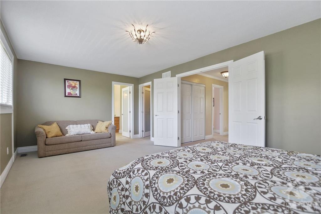 136 LAMPLIGHTERS Drive