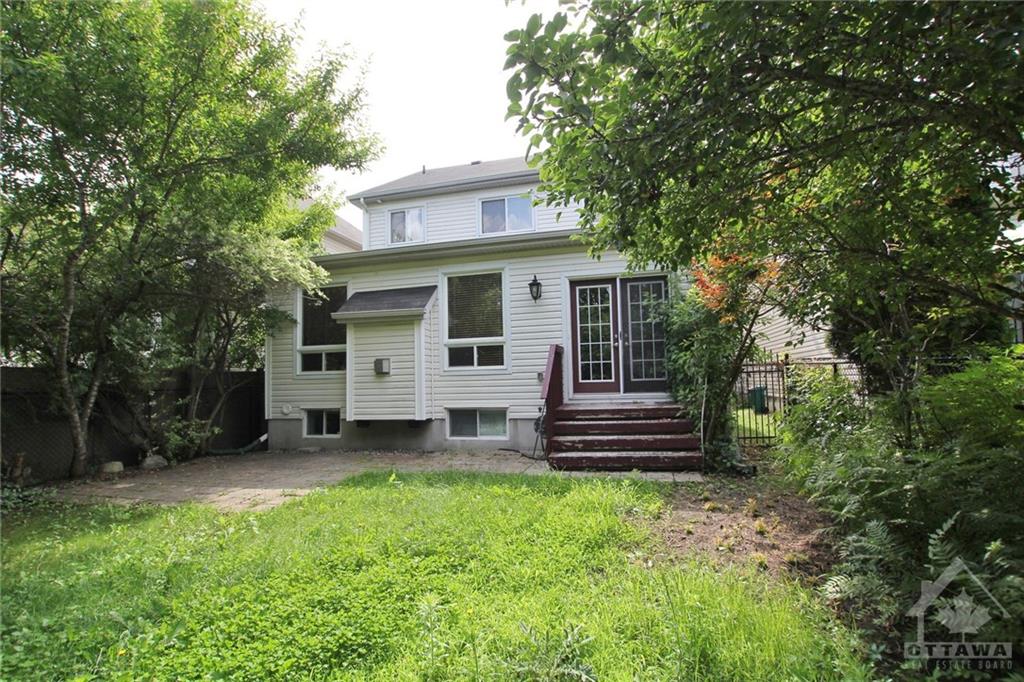 136 LAMPLIGHTERS Drive