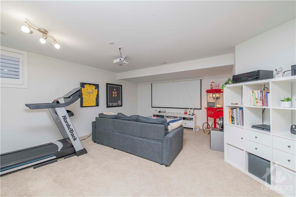 772 HAZELNUT Crescent