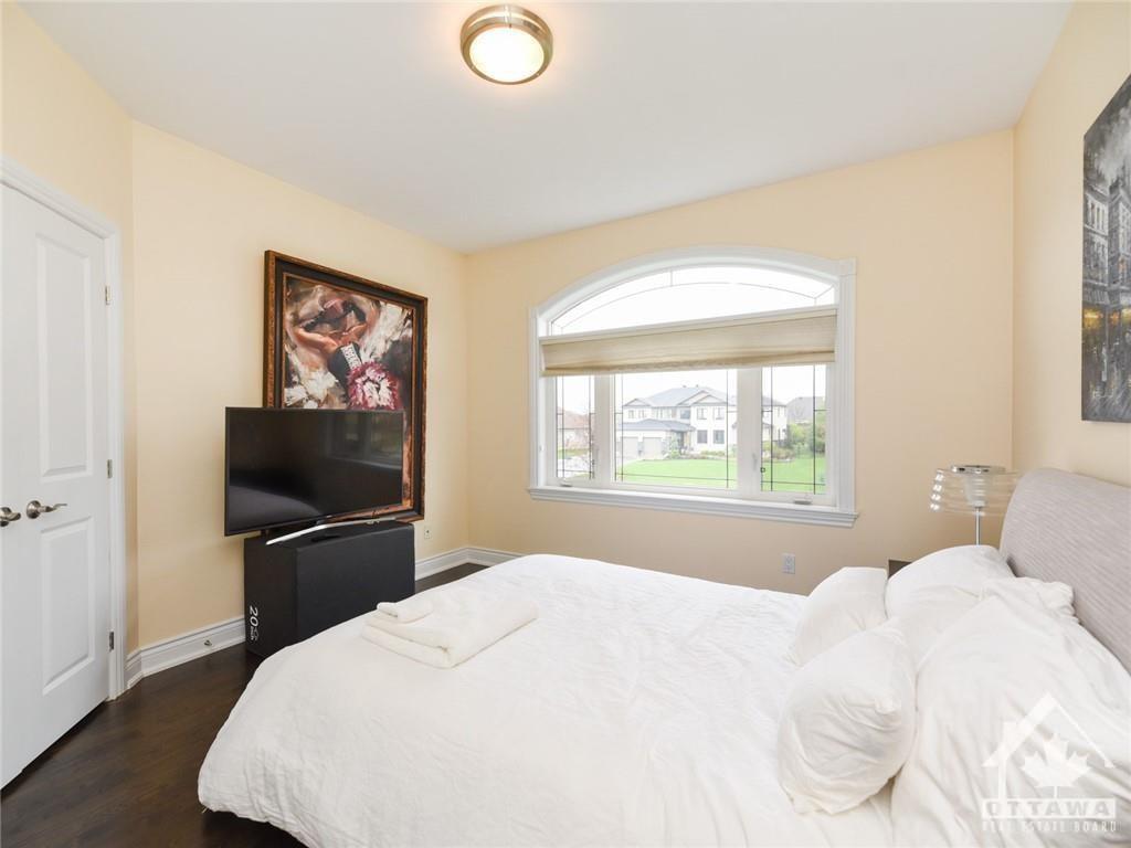 458 LOCKMASTER Crescent