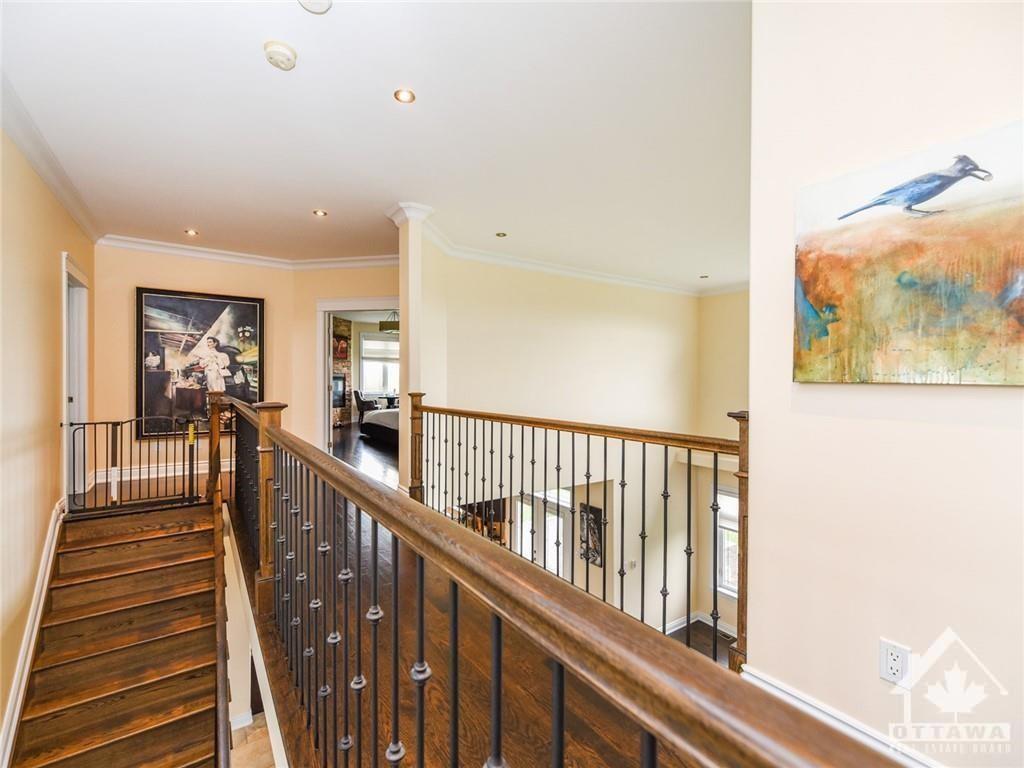 458 LOCKMASTER Crescent