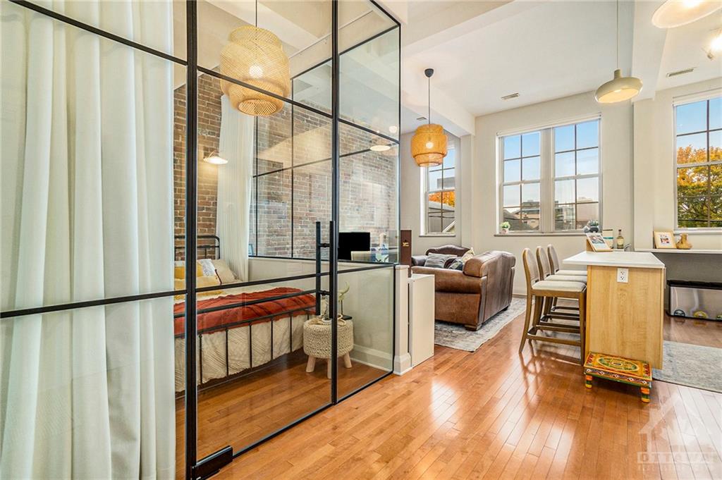 19 MELROSE Avenue, #201