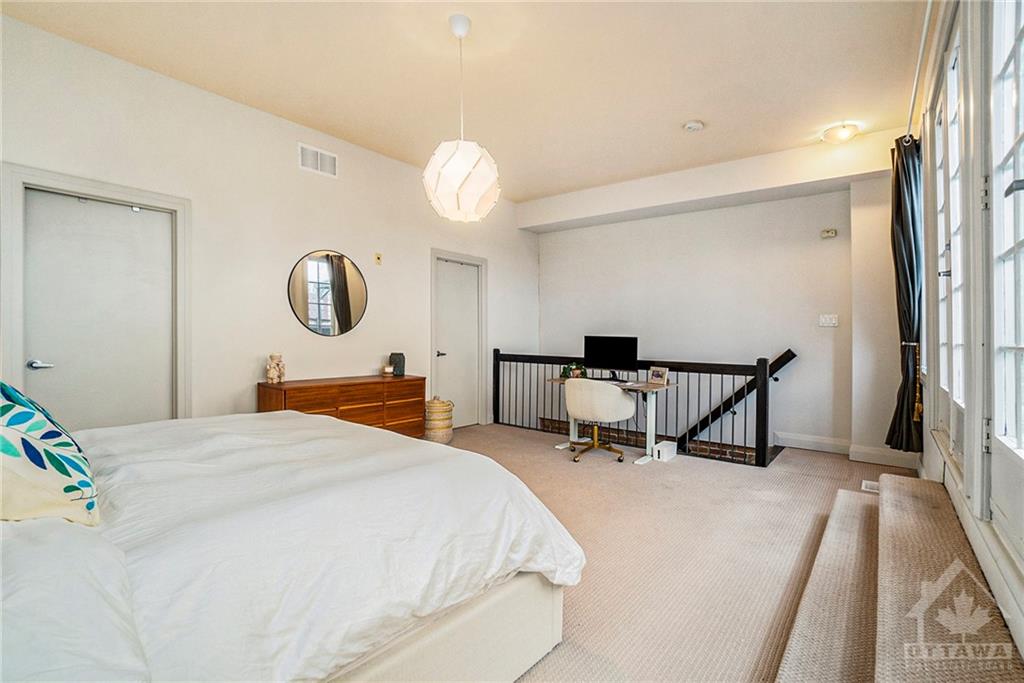 19 MELROSE Avenue, #201