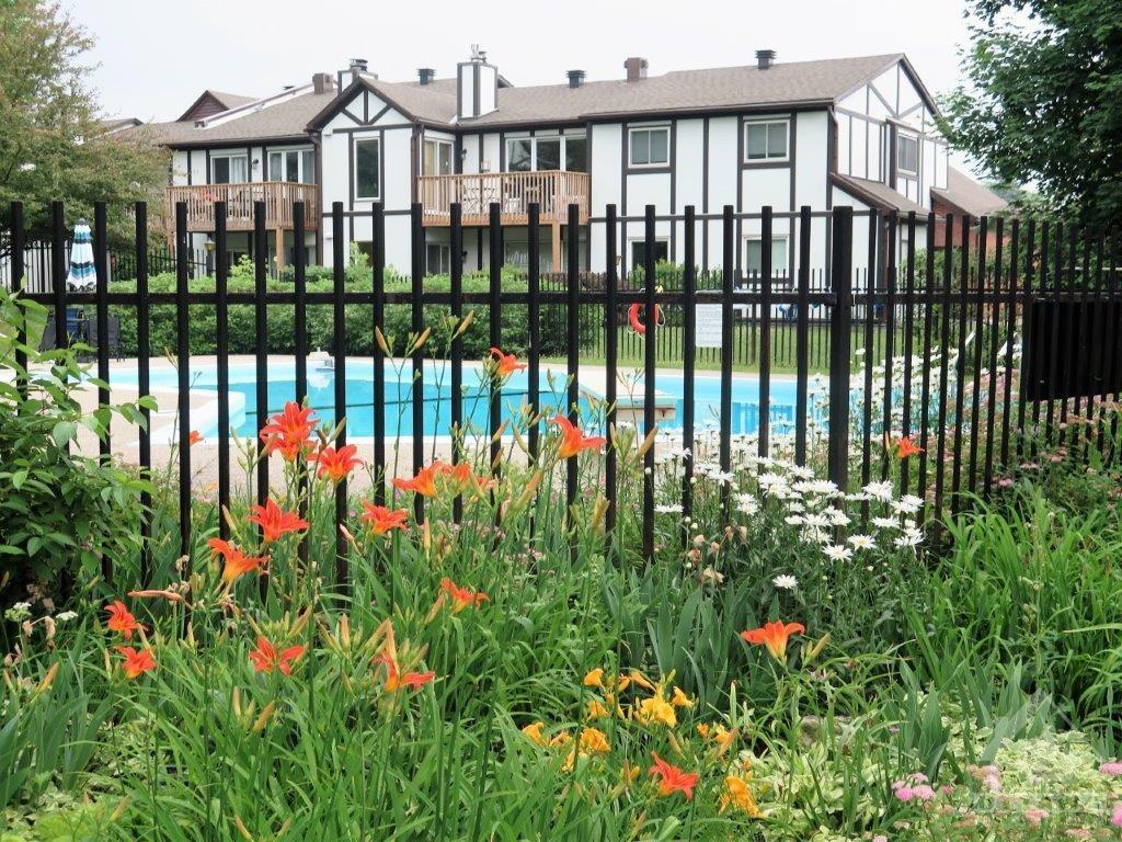 1 HARNESS Lane, #D