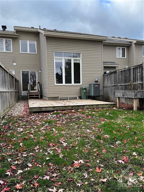 288 TANDALEE Crescent