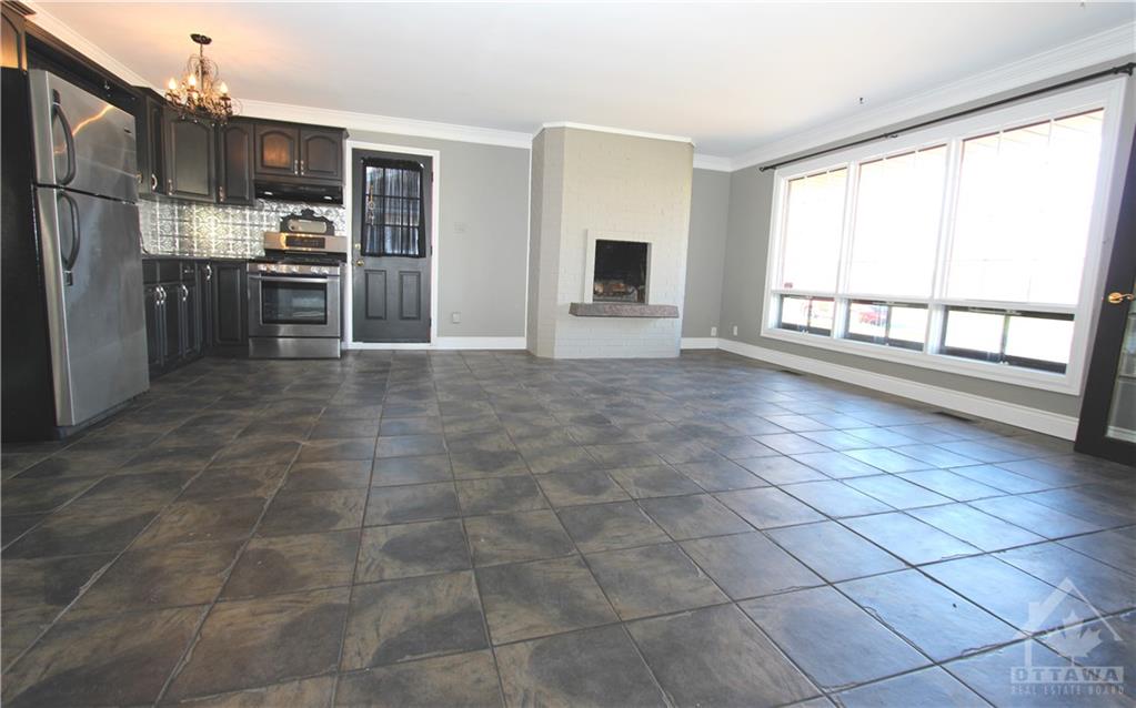 236 KENNEDY LANE West