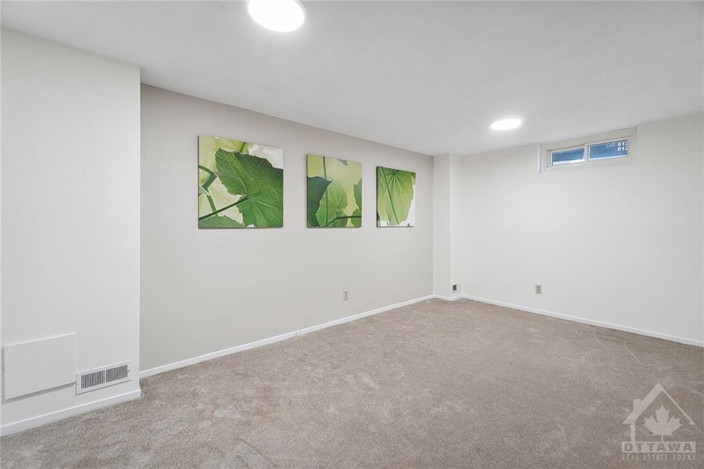 1748 LAMOUREUX Drive, #A