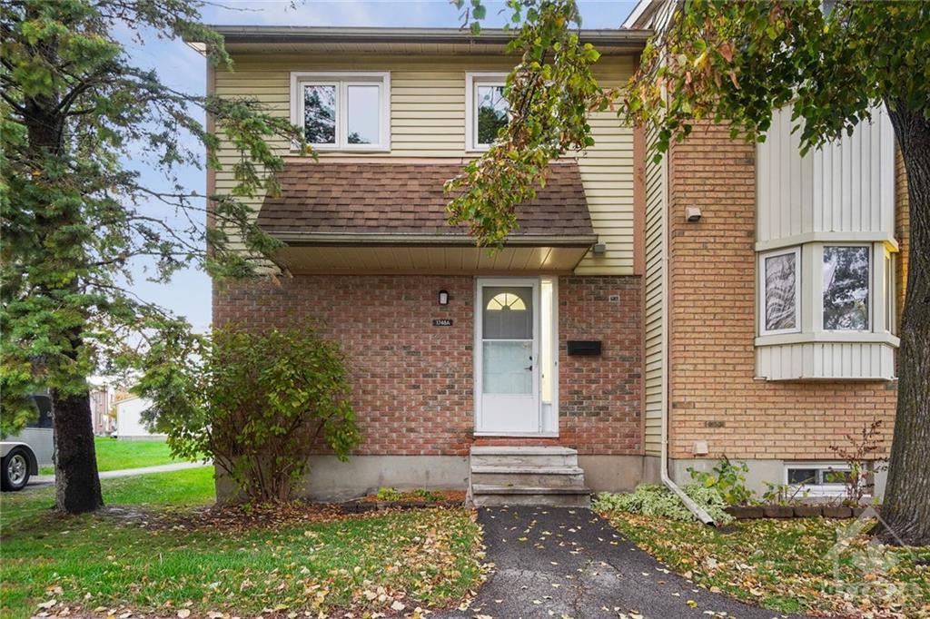 1748 LAMOUREUX Drive, #A