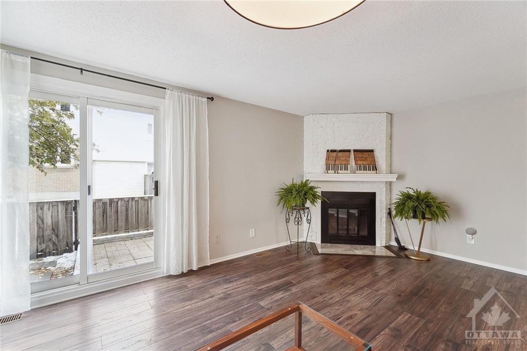 1748 LAMOUREUX Drive, #A