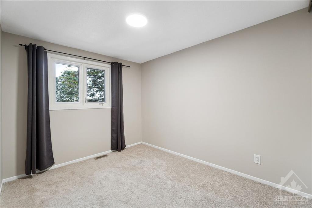 1748 LAMOUREUX Drive, #A