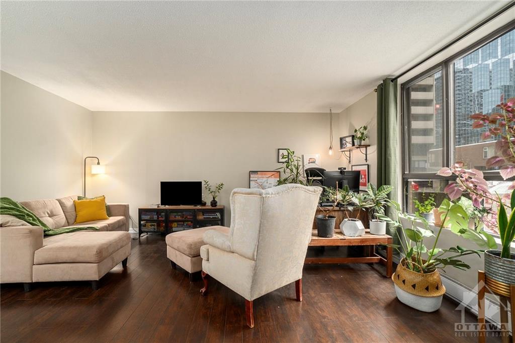 475 LAURIER Avenue W, #101