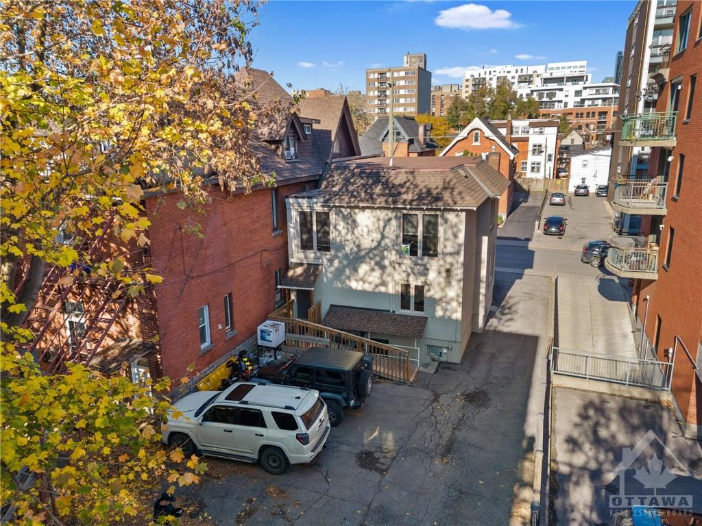 346 WAVERLEY Street